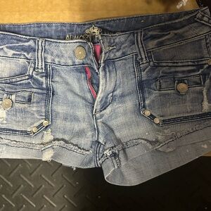 Box of shorts (4 included)